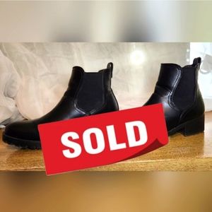 Black Chelsea bootie